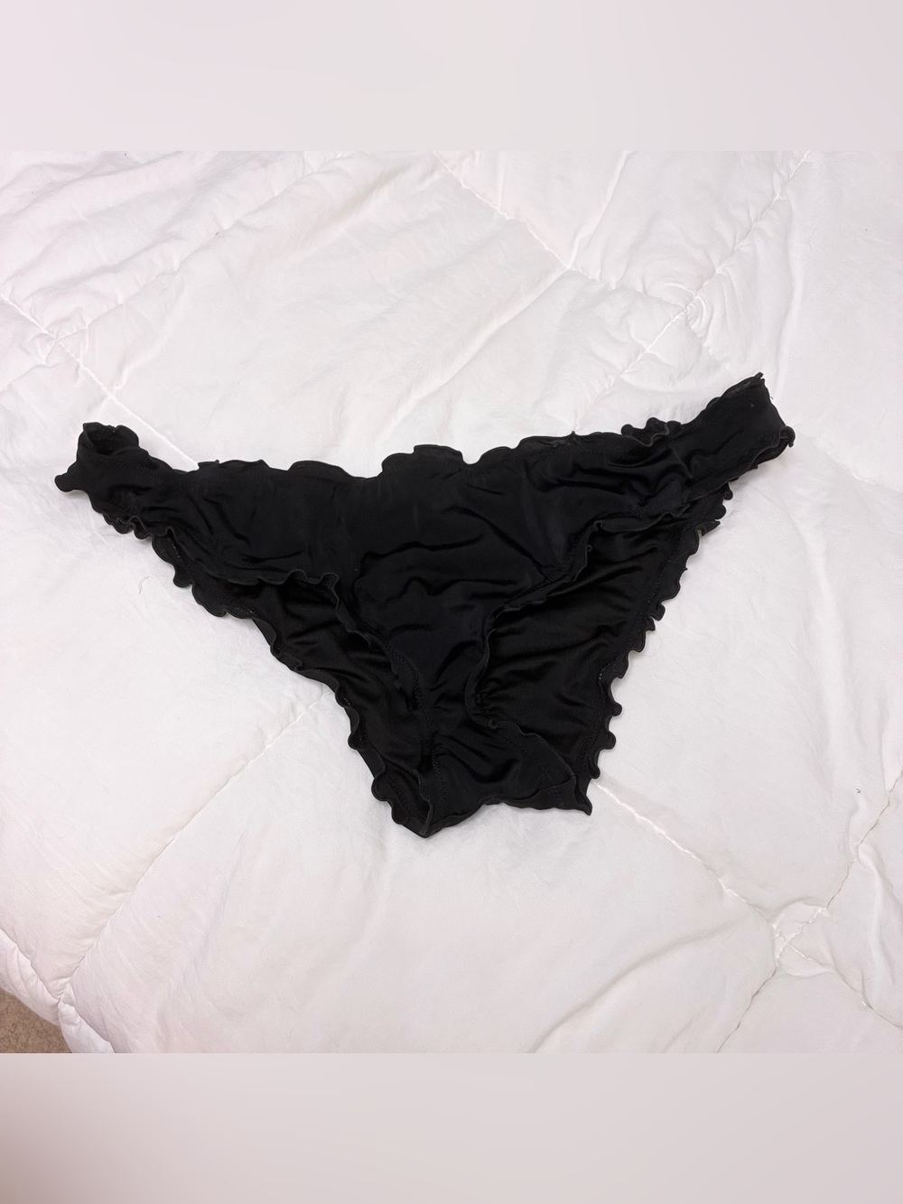 Shade & Shore black ruffle bikini bottoms